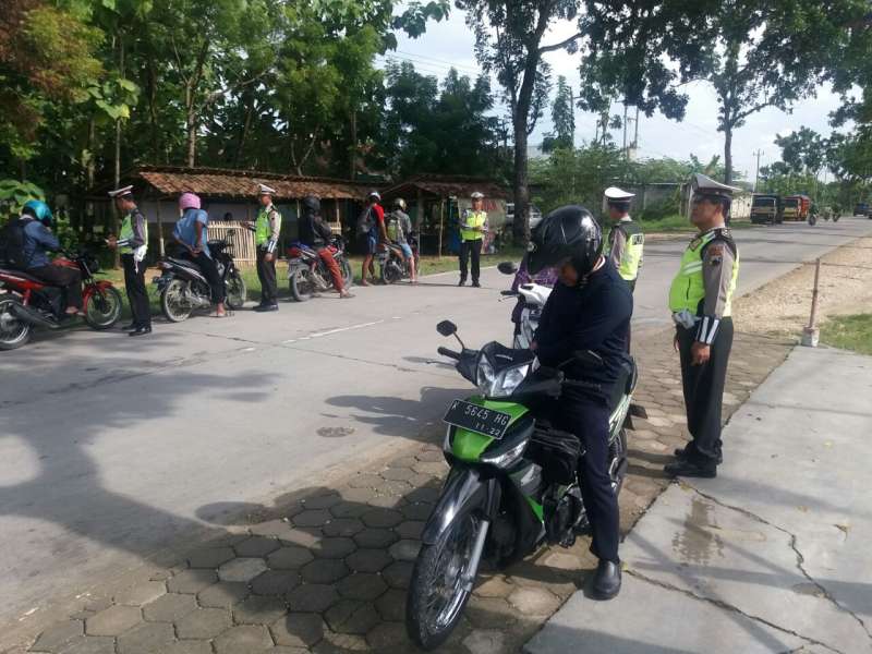 Kasatlantas Polres Blora Ajak Pengguna Jalan Tertib Peraturan Lalu Lintas