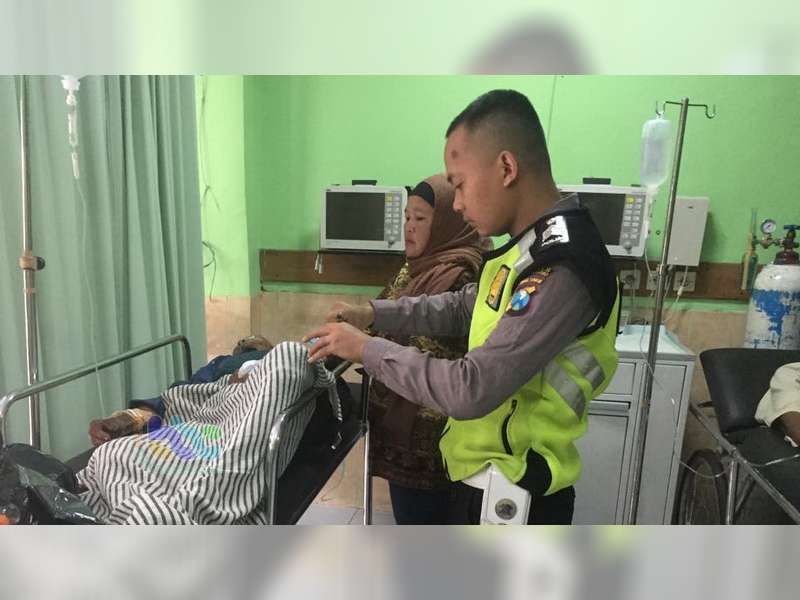 Kakek Pengayuh Sepeda Pancal di Sumberrejo, Luka Berat Ditabrak Sepeda Motor