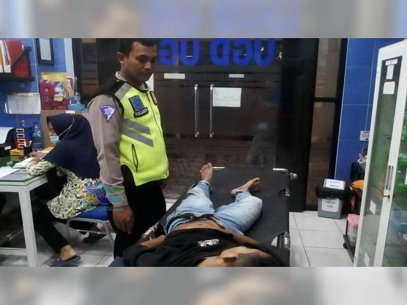 Diserempet Bus, Seorang Pengendara Motor di Baureno, Masuk Rumah Sakit