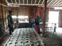 Tingkatkan Penjualan, Para Pengrajin Kerupuk Sermier Diminta Gunakan Medsos