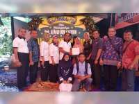 Pengurus MKKS SMA/SMK Bojonegoro Kunjungi Rumah Duka Almarhum Guru Budi di Sampang