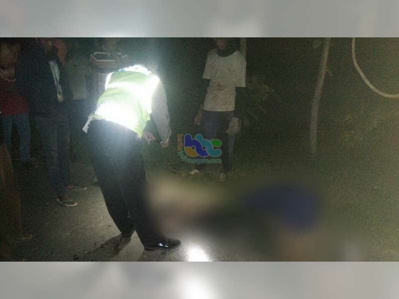 Motor Tubruk Truk Parkir di Merakurak Tuban, Seorang Pengendara Meninggal Dunia di TKP