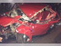 Kurang Konsentrasi, Honda Brio Seruduk Truk di Tuban, Pengemudi Luka Ringan