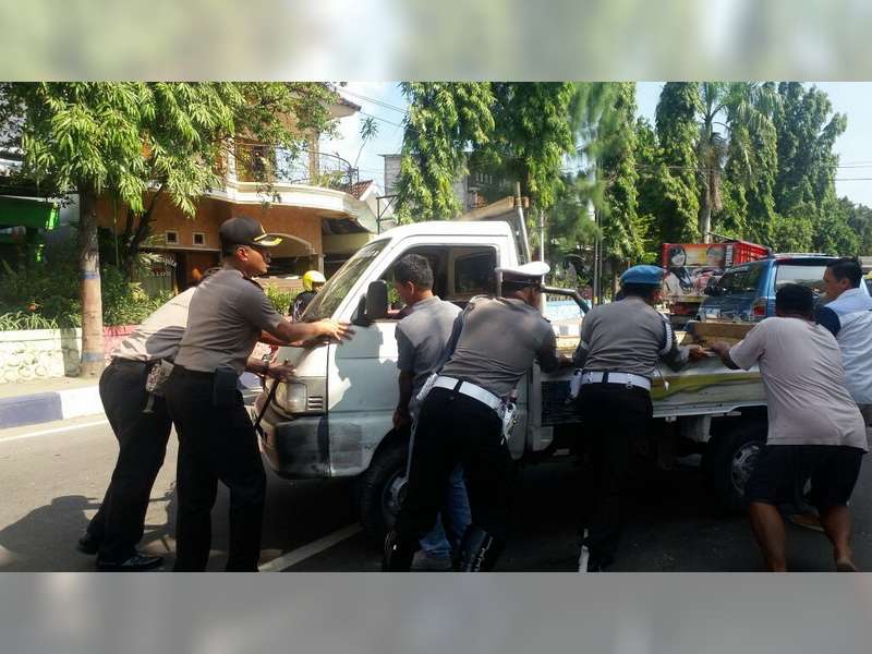 Semangat, Pak Polisi!