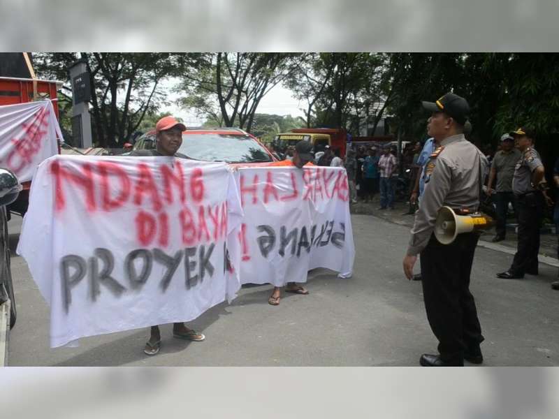 Kontraktor Tagih Hutang Proyek pada DPU Bojonegoro Senilai Miliaran