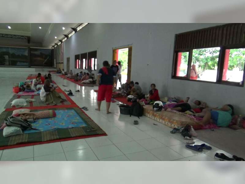 Banjir Terus Meningkat, Warga Mulai Mengungsi