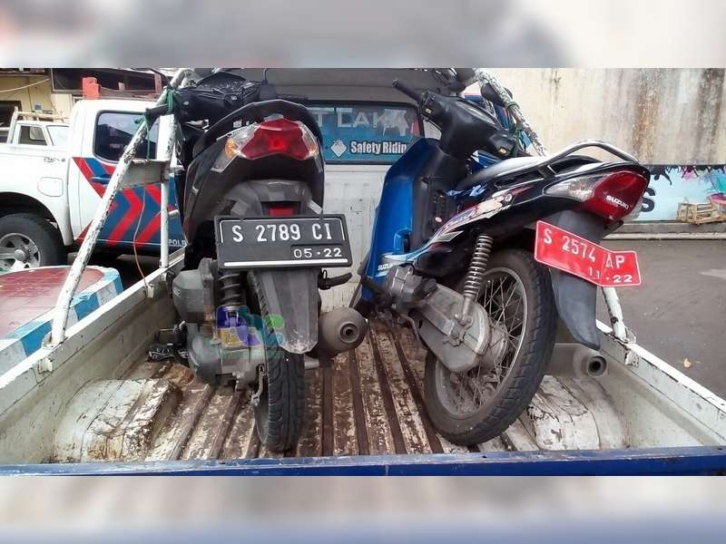 Hendak Terobos Traffic Light, Seorang Pemotor Terlibat Laka Lantas