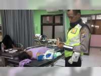 Hindari Motor Belok Mendadak, Minibus Terguling di Sumberrejo, 5 Penumpang Terluka