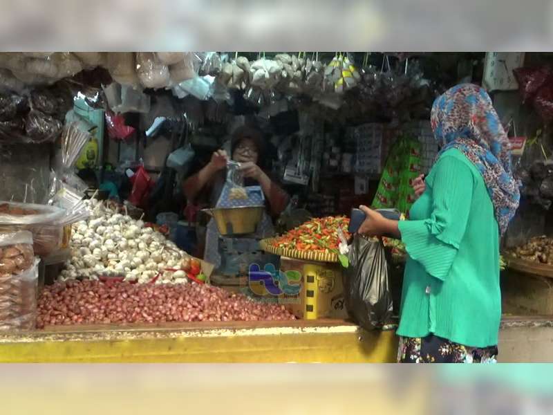 Cuaca Buruk, Harga Bawang Merah di Pasaran Melambung