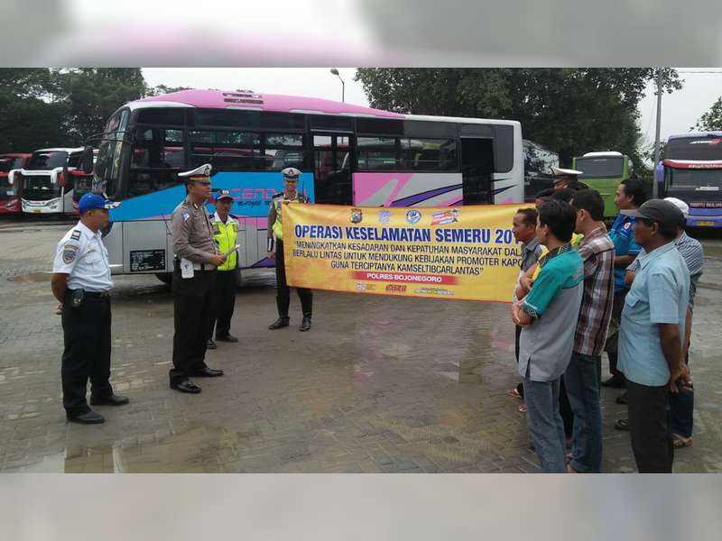 Sat Lantas Polres Bojonegoro Sosialisasi pada Pengemudi Bus dan Angkutan Umum