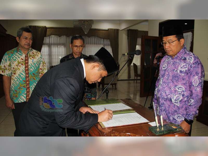 Yayan Rohman Dilantik Jadi Sekda Bojonegoro