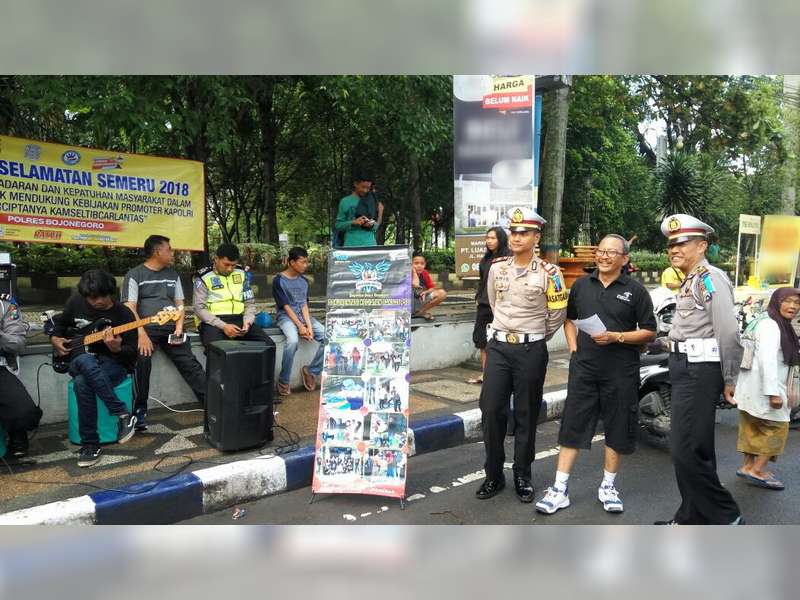Sat Lantas Polres Bojonegoro Sosialisasi Kamseltibcar Lantas di Area Car Free Day