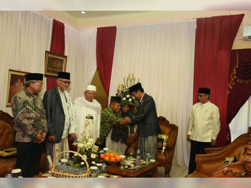 Presiden Joko Widodo Apresiasi Batik Difabel Blora