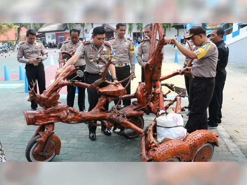 Ada Motor Kayu Terjaring Razia Sat Lantas Polres Bojonegoro