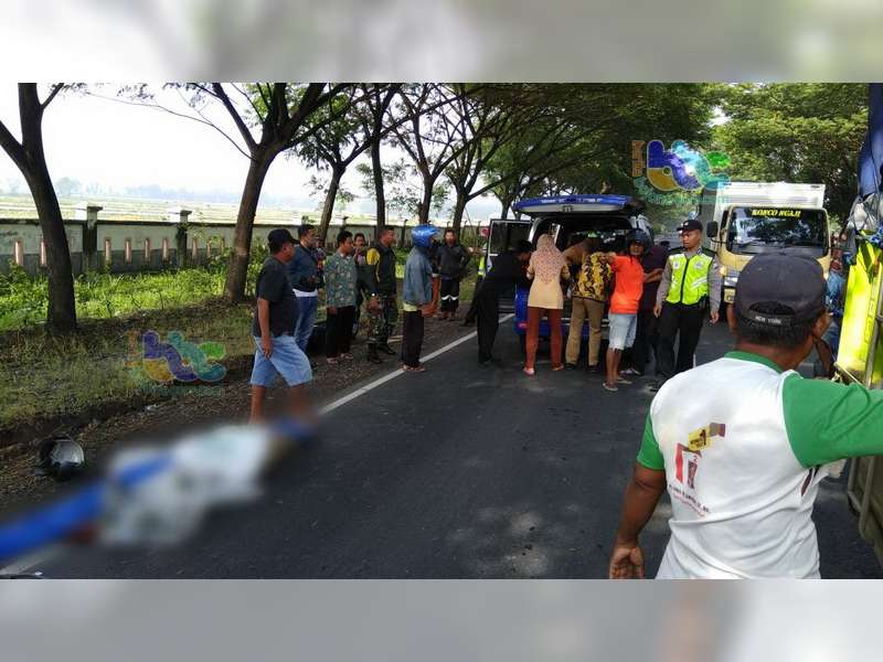 Terlindas MPU, Pemotor di Sumberrejo Tewas di TKP