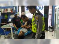 Berhenti Mendadak, Mobil Boks Ditabrak Motor di Baureno, Pengendara Motor Luka-Luka