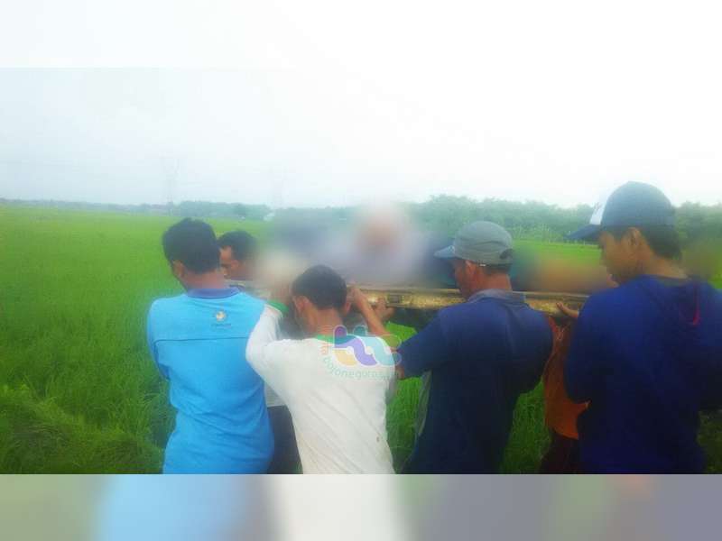 Diduga Penyakit Hipertensi Kambuh, Seorang Warga Sukosewu Meninggal di Sawah