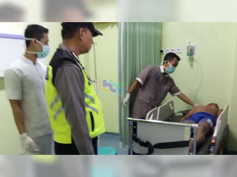 Kurang Hati-Hati, Pemotor di Trucuk Tabrak Pohon Penghijauan