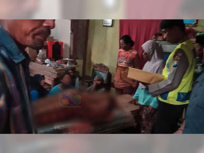 Jatuh Dari Pohon Mahoni Setinggi 25 Meter, Warga Sekar Meninggal Dunia