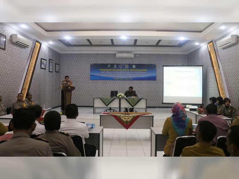 Polres Bojonegoro Tanda-Tangani MoU SKOT Online Dengan Instansi Terkait