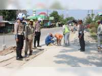 Jelang Mudik Lebaran, Satlantas Polres Bojonegoro Pantau Proyek Perbaikan Jalan