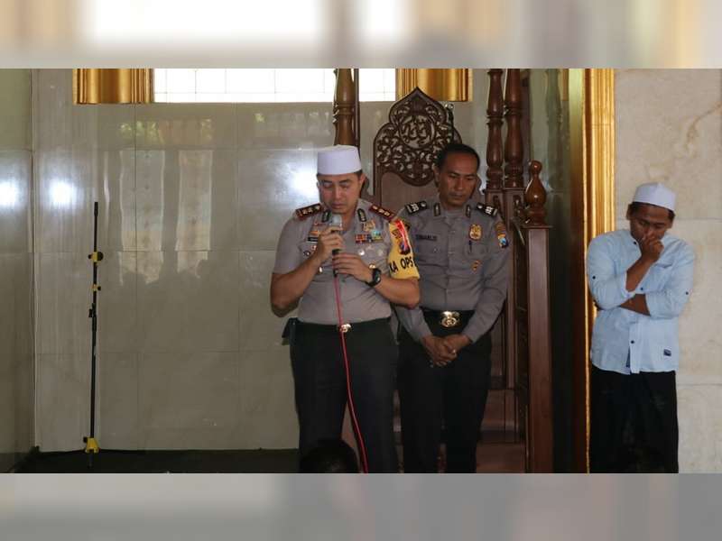 Tangis Haru Warnai Acara Pamitan Kapolres Bojonegoro di Masjid Al Ikhlas