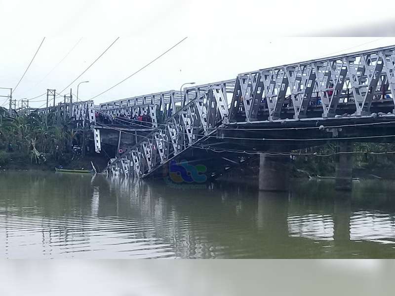 Ambrolnya Jembatan Babat Lamongan Terjadi Secara Tiba-Tiba