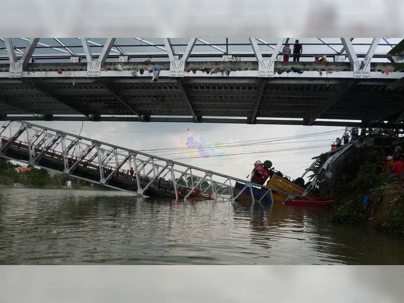 Inilah Data Sementara, Korban Jembatan Babat Lamongan Yang Ambruk