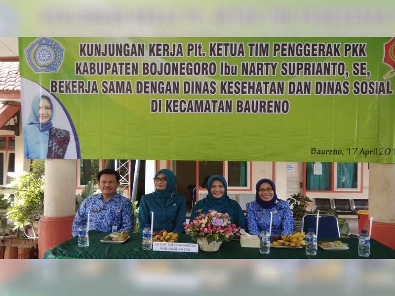 Kunker Plt Ketua TP PKK Kabupaten Bojonegoro Sapa Balita, Lansia dan ODGJ