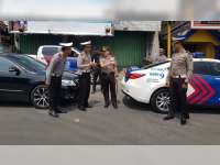 Usai Sertijab, Kapolres Bojonegoro Langsung Pimpin Pengalihan Arus lalu-Lintas