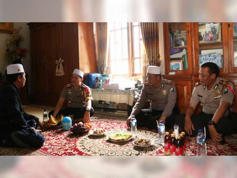 Kapolres Undang Kyai Anwar Zahid untuk Hadiri Tabligh Akbar Polres Bojonegoro