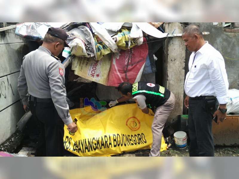 Mrs X Ditemukan Meninggal Dunia di Pinggir Pagar Rel KA, Dekat Stasiun Bojonegoro