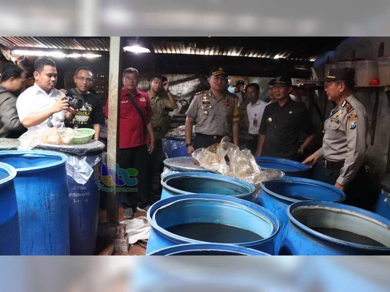 Polisi Amankan Seorang Produsen Arak Berikut Ratus Liter Arak Siap Edar