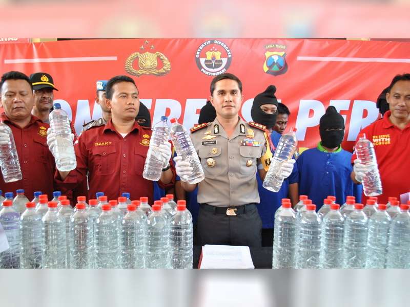 Kedapatan Edarkan Miras, 4 Orang Tersangka Diamankan Polres Bojonegoro