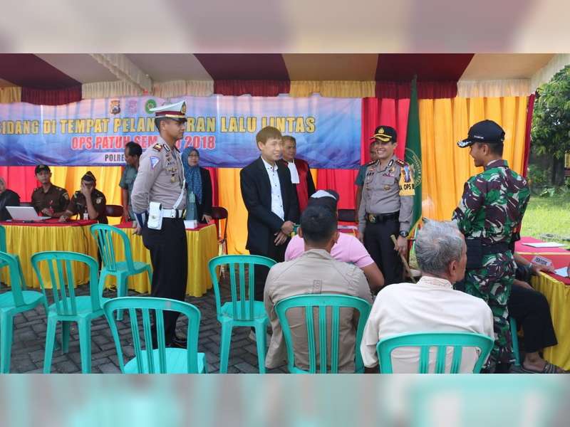 Kapolres Bojonegoro Bersama Forpimda, Pantau Pelaksanaan Tilang dan Sidang di Tempat