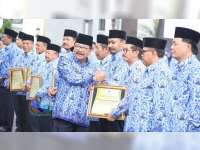 Pemkab Bojonegoro Terima Penghargaan Kinerja Terbaik dari Gubernur Jatim