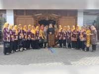 Plt Ketua TP PKK Bojonegoro, Ajak Istri Camat Berkunjung ke Dekranasda Provinsi Jatim