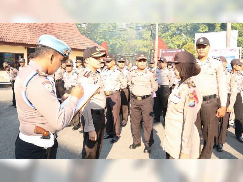 Kapolres Bojonegoro Cek Kondisi, Penampilan dan Performa Anggota