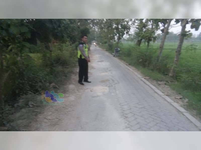 Terperosok Lubang Jalan, Pembonceng Motor di Kasiman Luka Berat