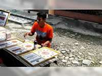 Ahmad Kuntari, Mahasiswa asal Bojonegoro yang Kreatif dengan Kerajinan Kayu