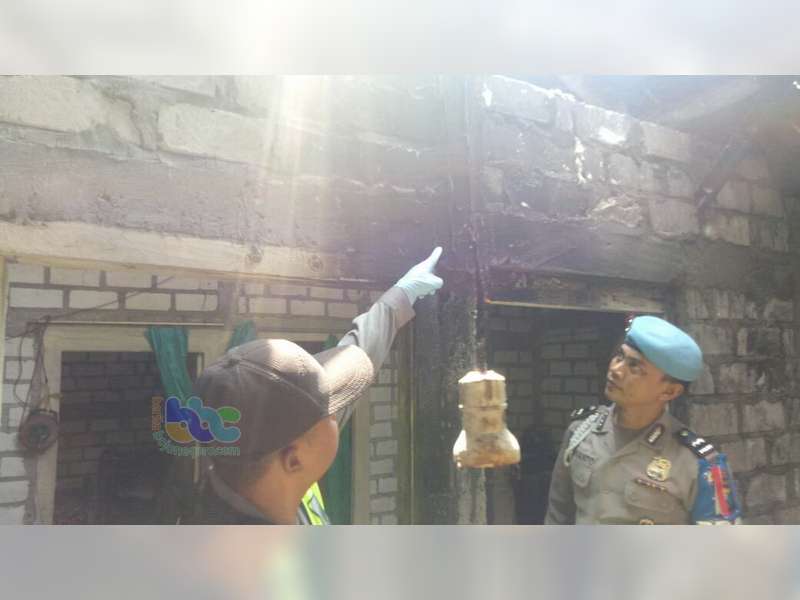 Diduga Akibat Korsleting Listrik, Rumah Warga Kanor BojonegoroTerbakar