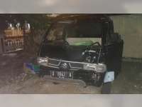 Hindari Kendaraan dari Arah Berlawanan, Truk Tabrak Pikap yang Parkir di Pinggir Jalan