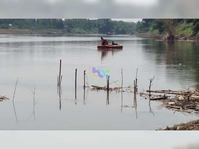 Tim SAR Mulai Lakukan Pencarian  Korban Tenggelam di Bengawan Solo Bojonegoro