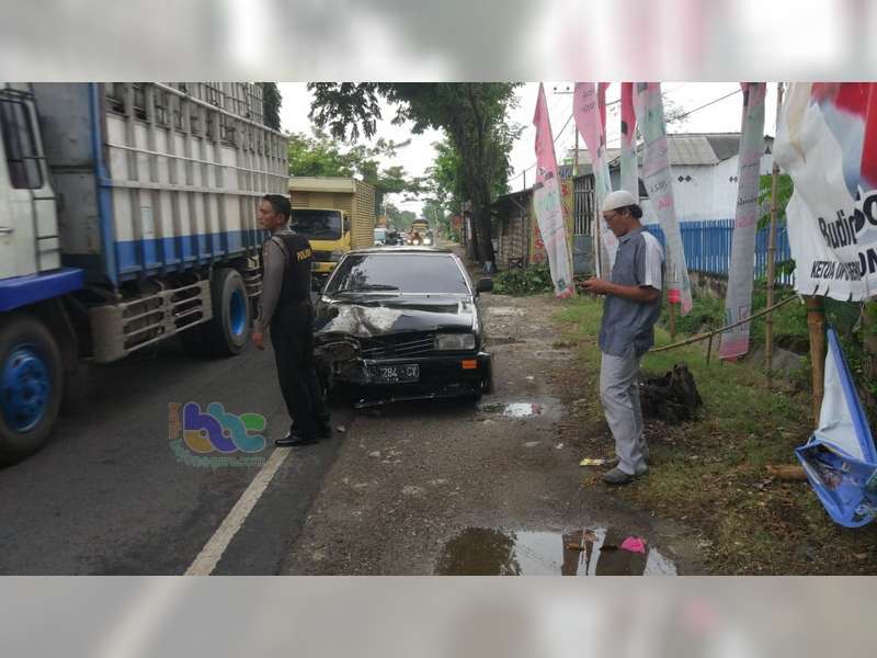 Terjatuh Lalu Ditabrak Mobil, Pemotor di Baureno Bojonegoro Luka Berat