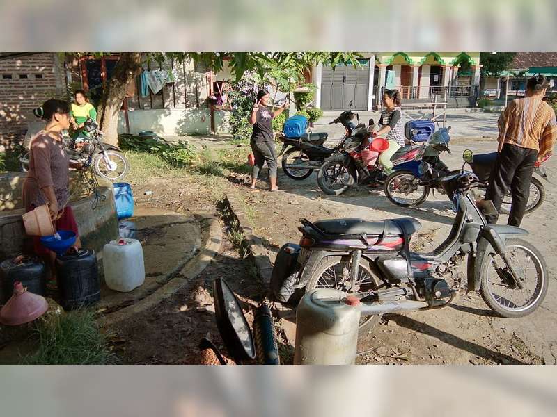 Kemarau Datang, Warga Desa Mlinjeng Sumberrejo Mulai Kesuliatan Air Bersih