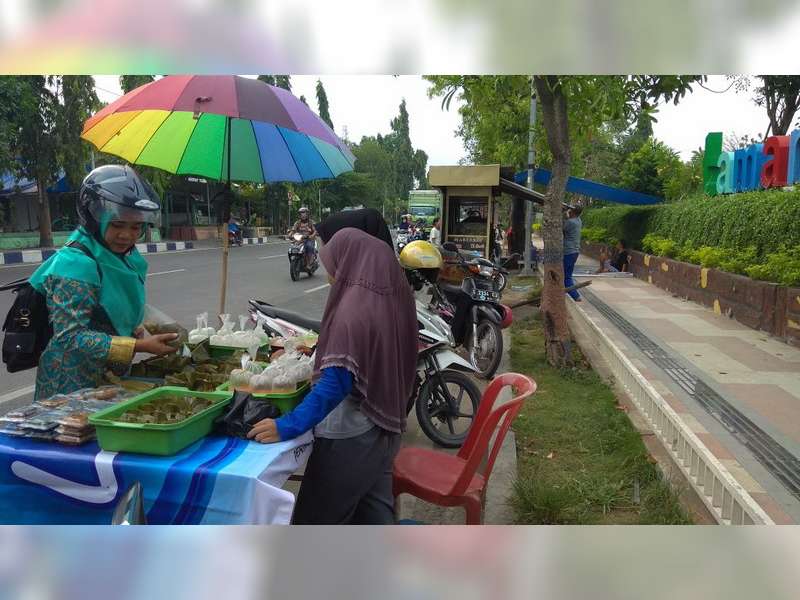 Penjual Takjil Dadakan, Mengadu Peruntungan di Bulan Ramadan