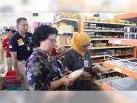 Sidak Gabungan, Satgas Pangan Blora Temukan Makanan Kadaluarsa di Swalayan