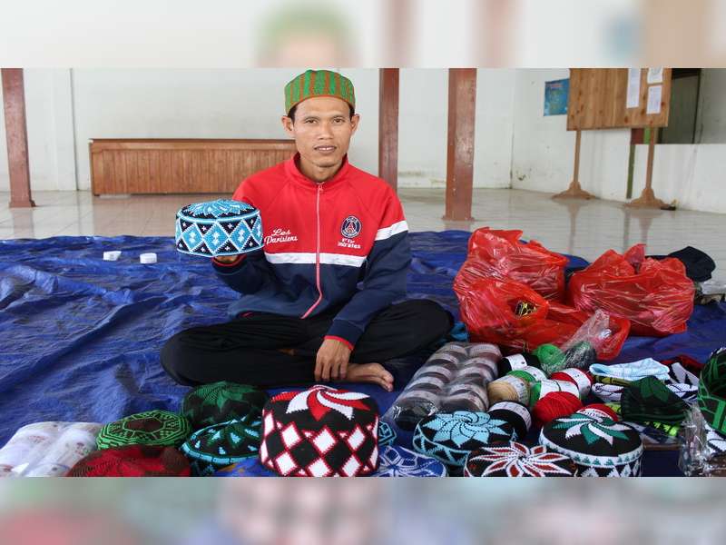 Ramadan, Pengrajin Kopiah Rajut Kebanjiran Order