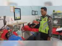 Kurang Hati-Hati, Motor Tabrak Truk di Ngraho, 2 Orang Luka-Luka