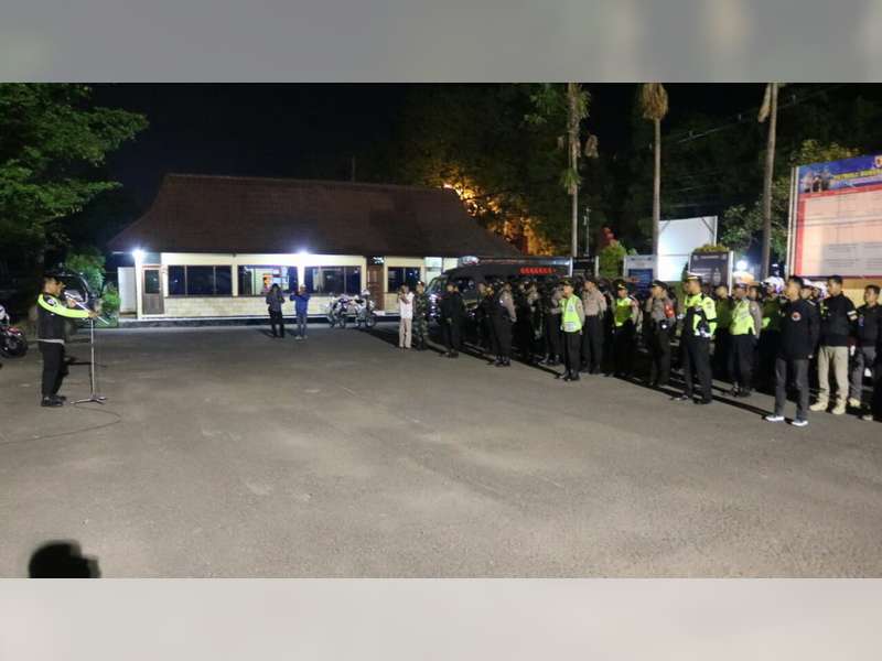 Polisi, TNI dan Satpol PP di Bojonegoro Laksanakan Patroli Skala Besar